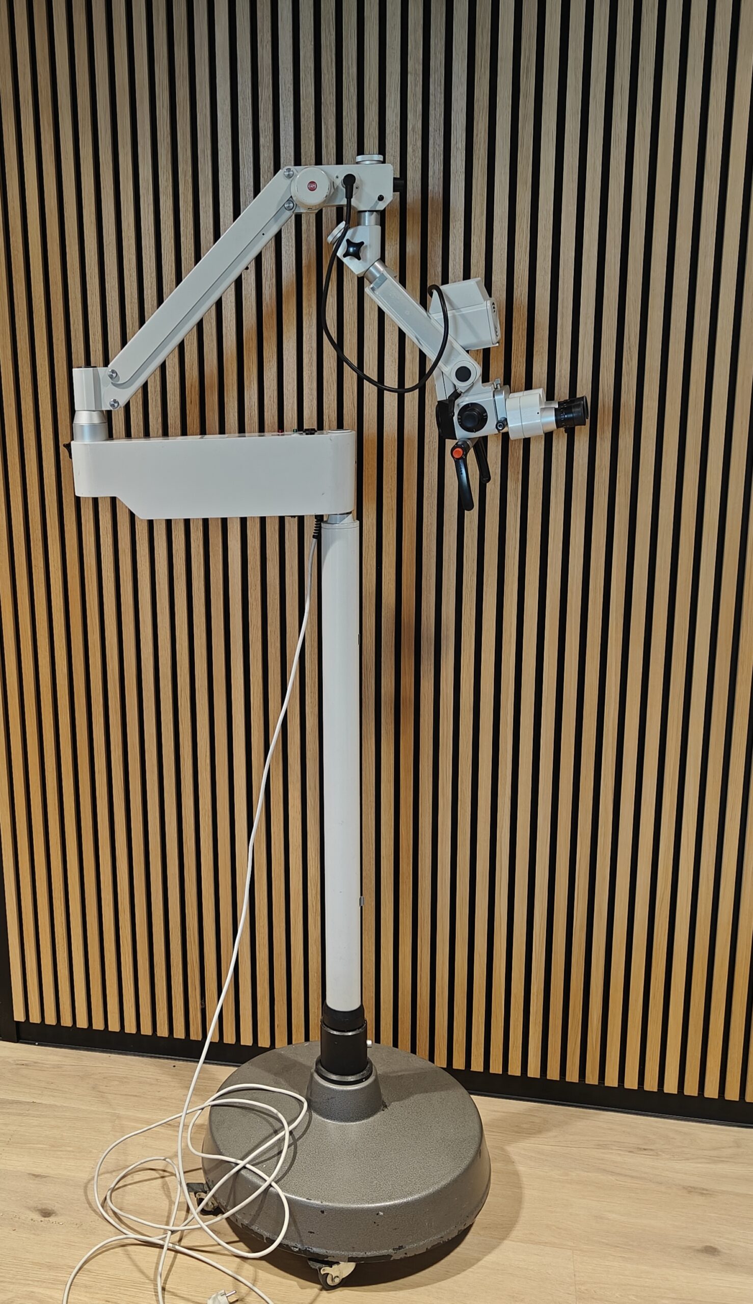 Karl Kaps SOM62 jalallinen korvamikroskooppi